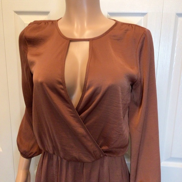 Forever 21 Satin Copper 3/4 Sleeve Faux Wrap Keyhole Mini Dress Size Small - Picture 2 of 7